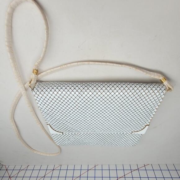 Vintage 80s White Metal Mesh‎ Crossbody Purse Flap Handbag Retro Disco Evening - Picture 6 of 11